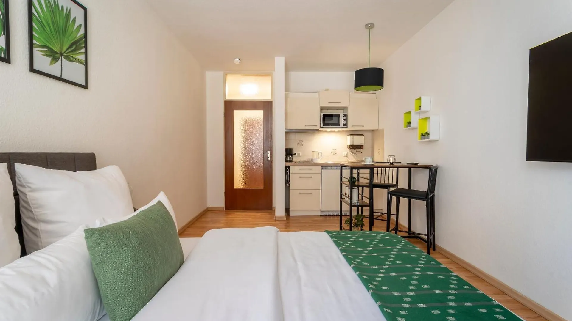 Modern Apartments Bremen With Netflix