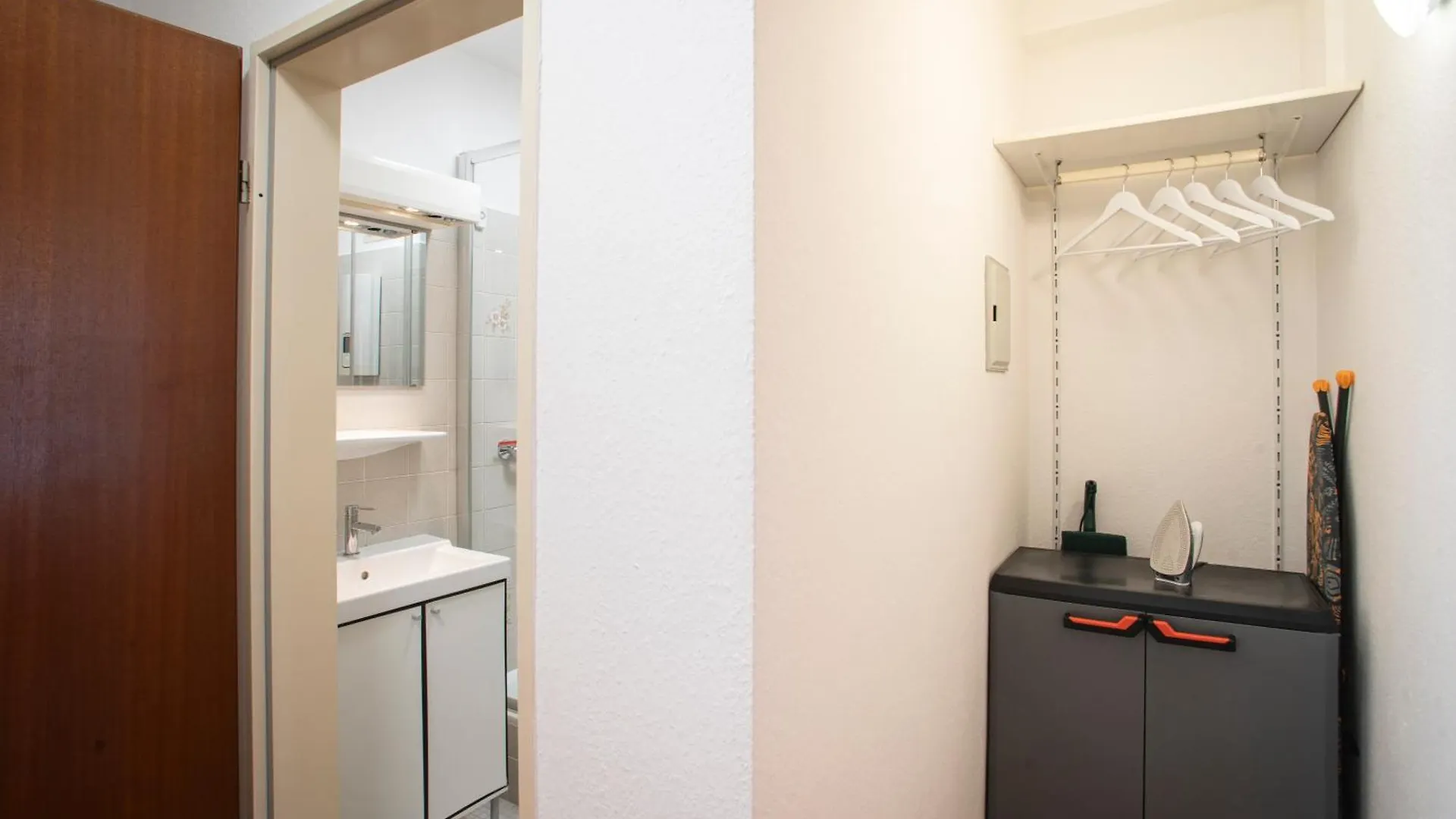 Modern Apartments Bremen With Netflix 0*,